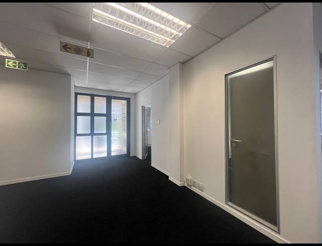 151M² OFFICE TO LET IN MEYERSDAL